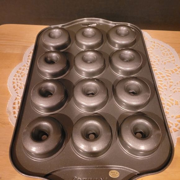 Norpro Non-Stick Mini Doughnut Pan - Picture 6 of 7